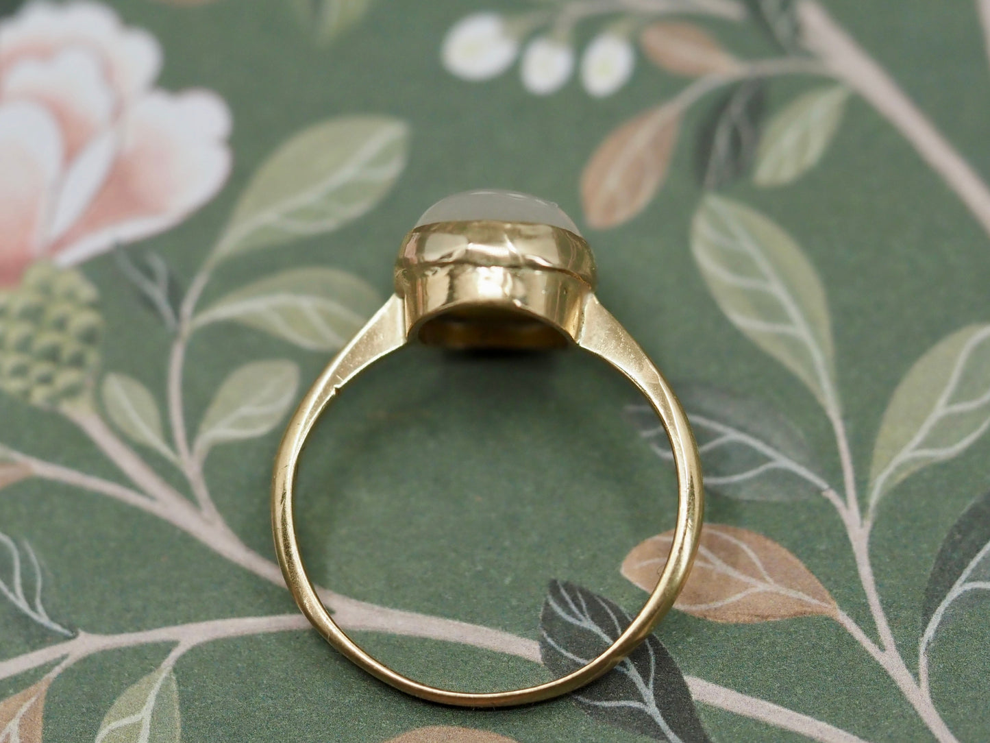Vintage 18ct Gold and Moonstone Ring Hudsons Estate Jewellery