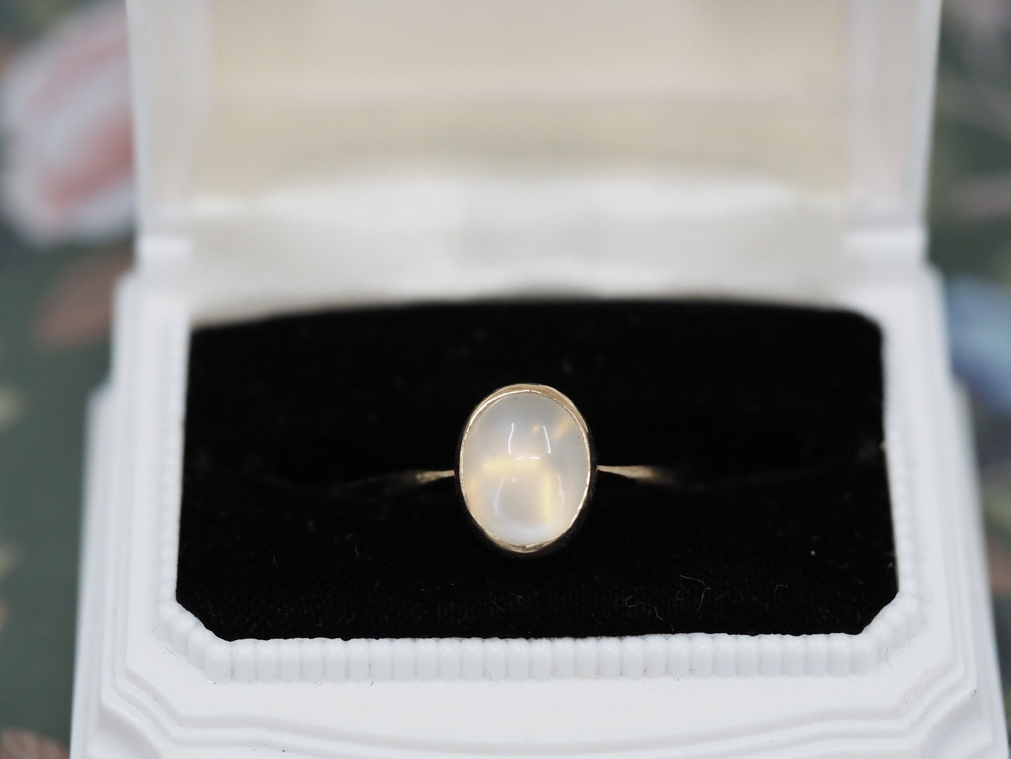 Vintage 18ct Gold and Moonstone Ring Hudsons Estate Jewellery
