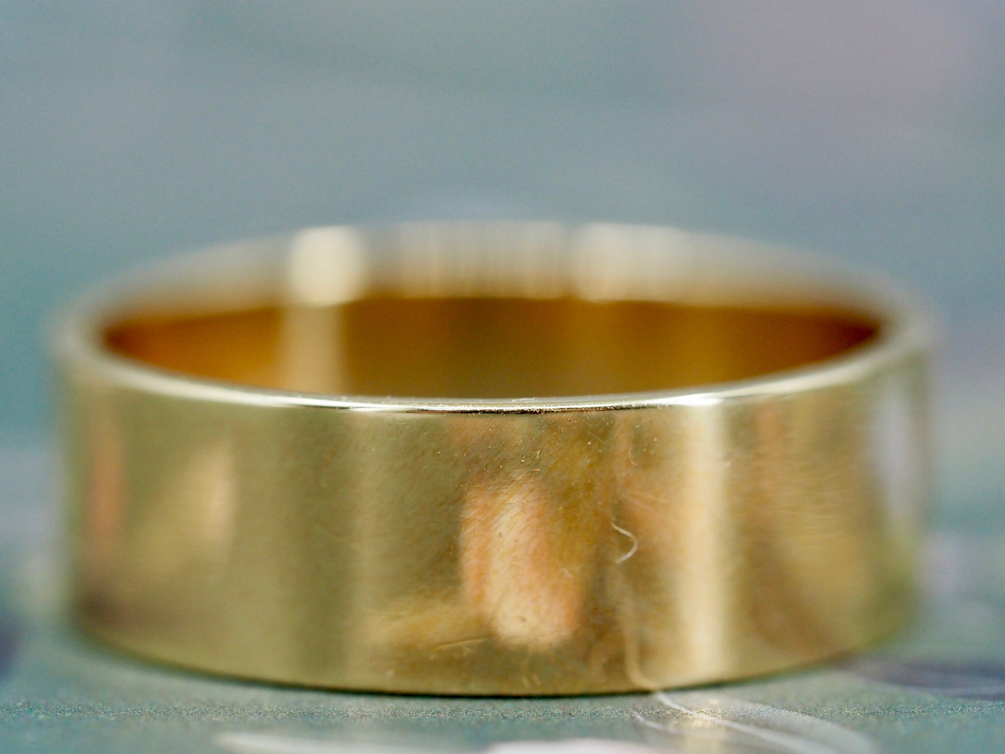 18ct gold wide band ring Hudsons Estate Jewellery