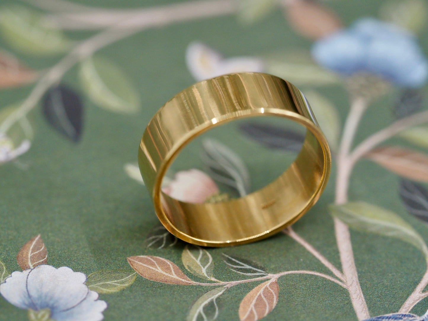 18ct gold wide band ring Hudsons Estate Jewellery