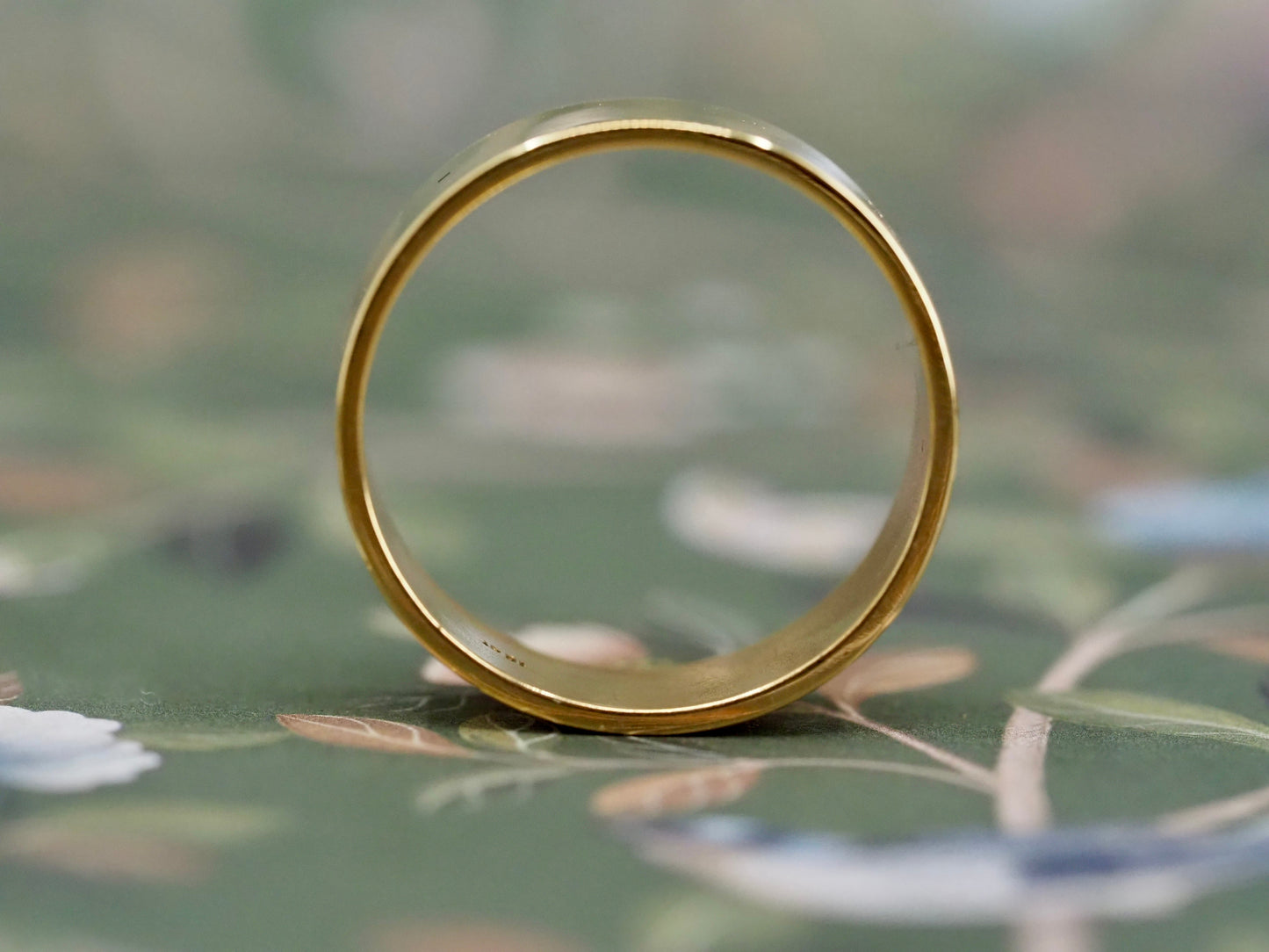 18ct gold wide band ring Hudsons Estate Jewellery