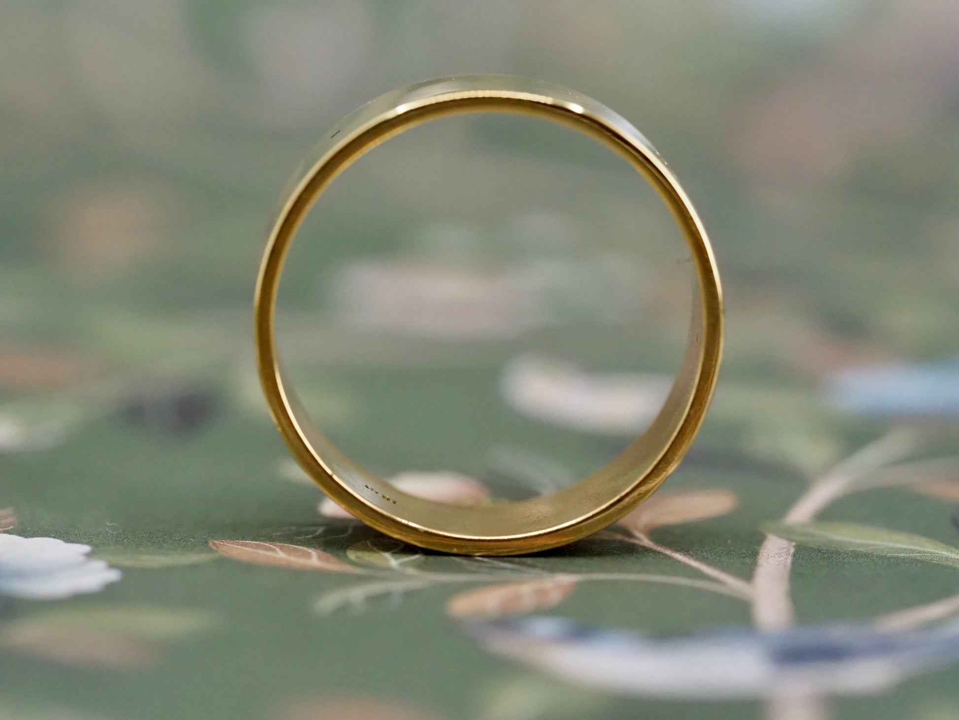 18ct gold wide band ring Hudsons Estate Jewellery