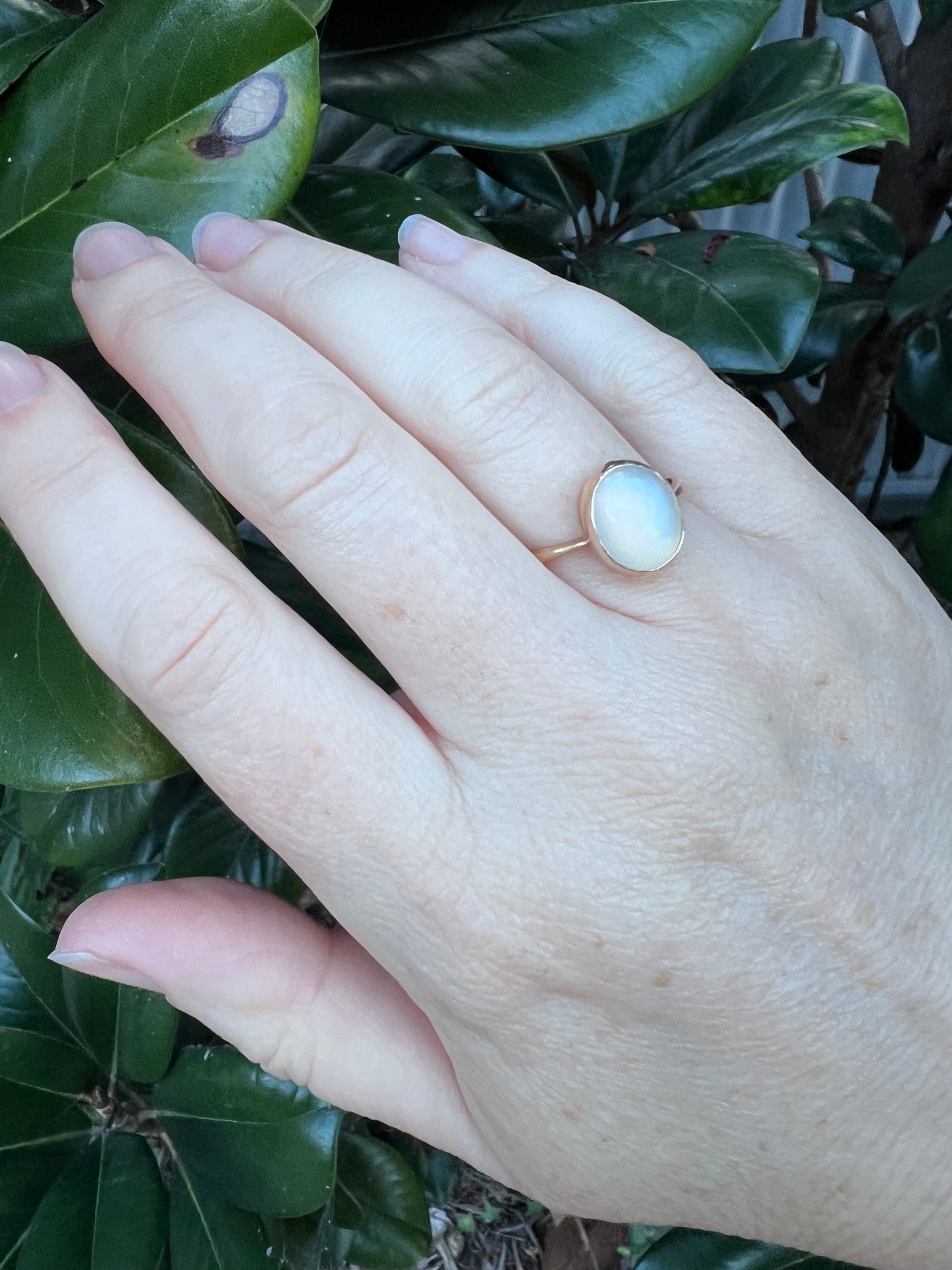 Vintage 18ct Gold and Moonstone Ring Hudsons Estate Jewellery
