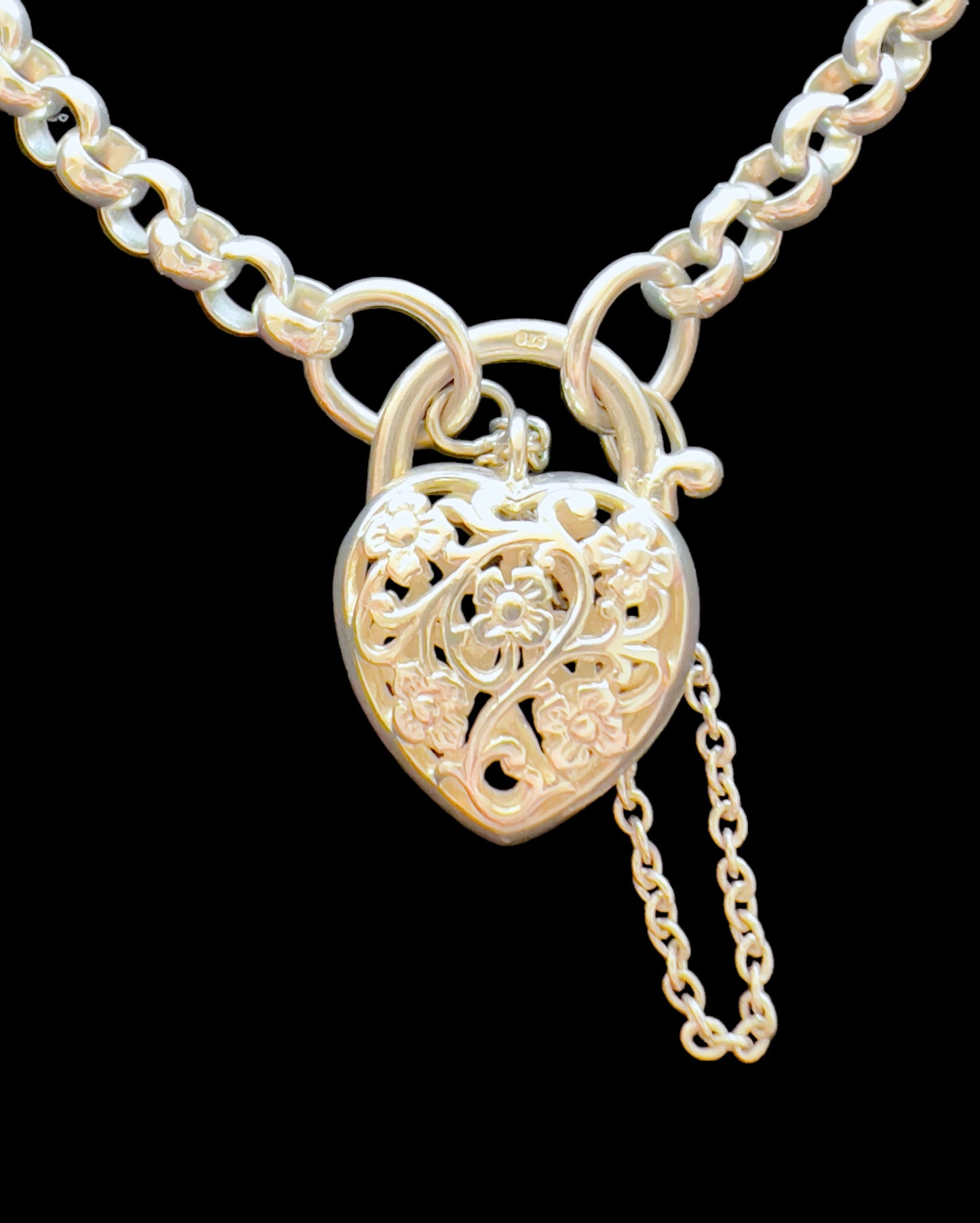 Filigree heart bracelet in sterling silver