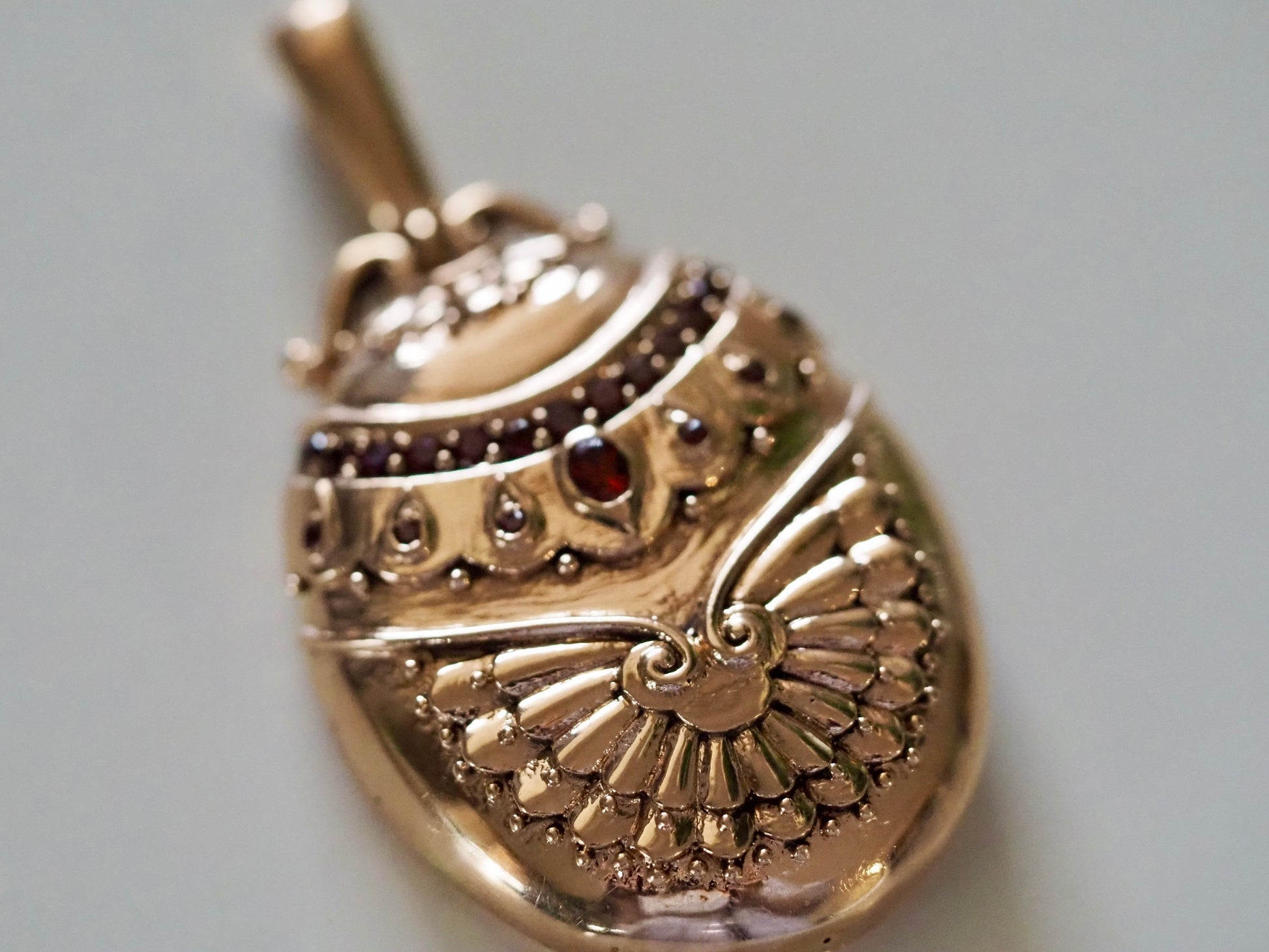 Vintage Garnet and 9ct Gold Locket Hudsons Estate Jewellery