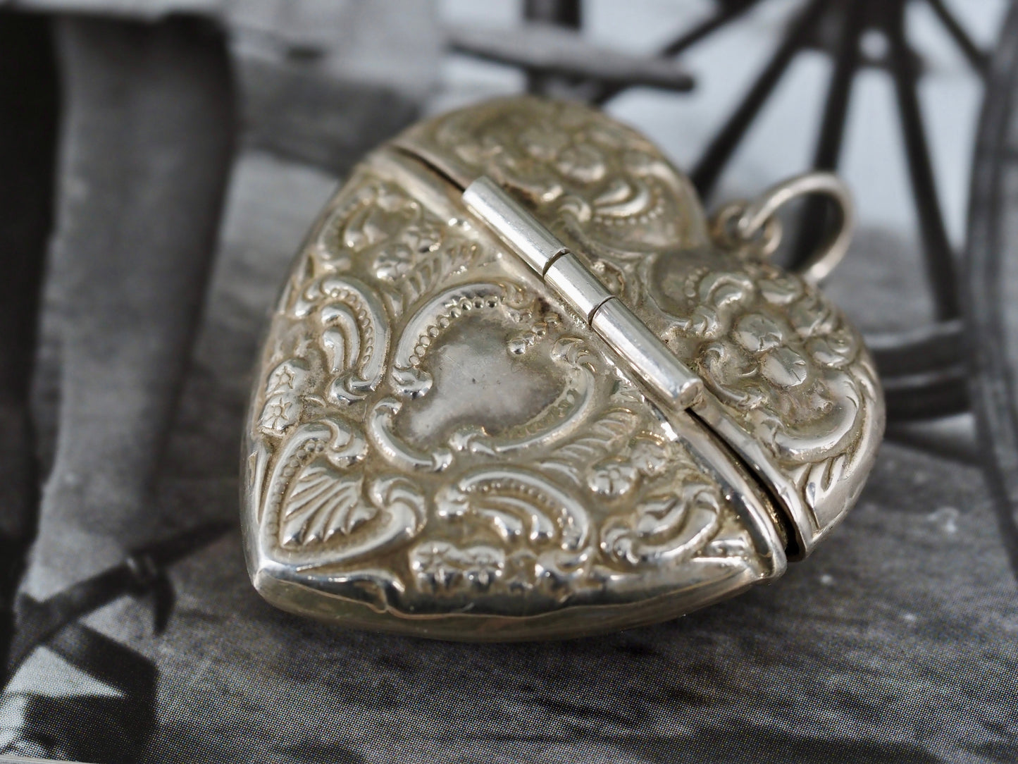 Vintage Silver Heart Vesta Style Pendant Hudsons Estate Jewellery