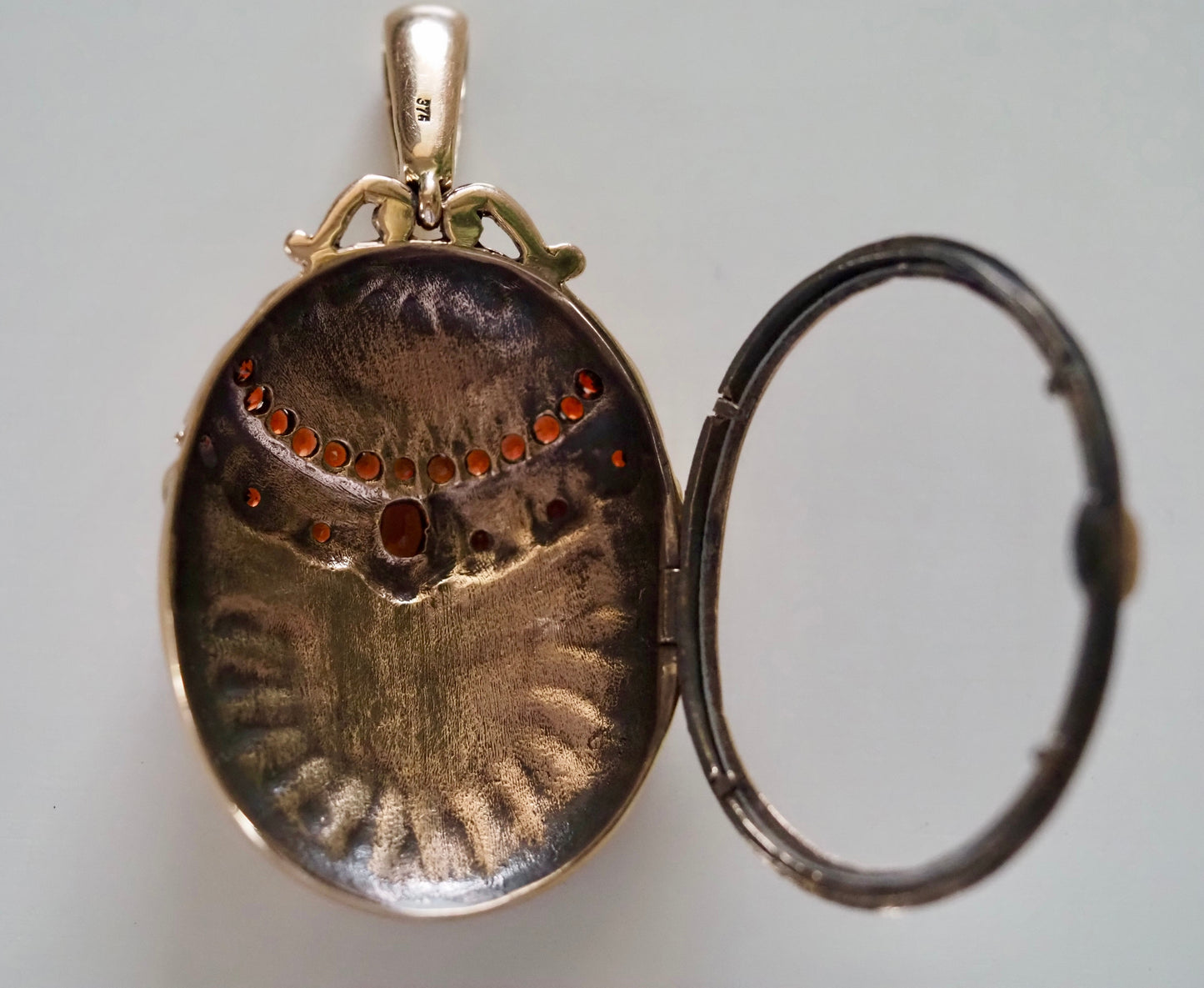 Vintage Garnet and 9ct Gold Locket Hudsons Estate Jewellery