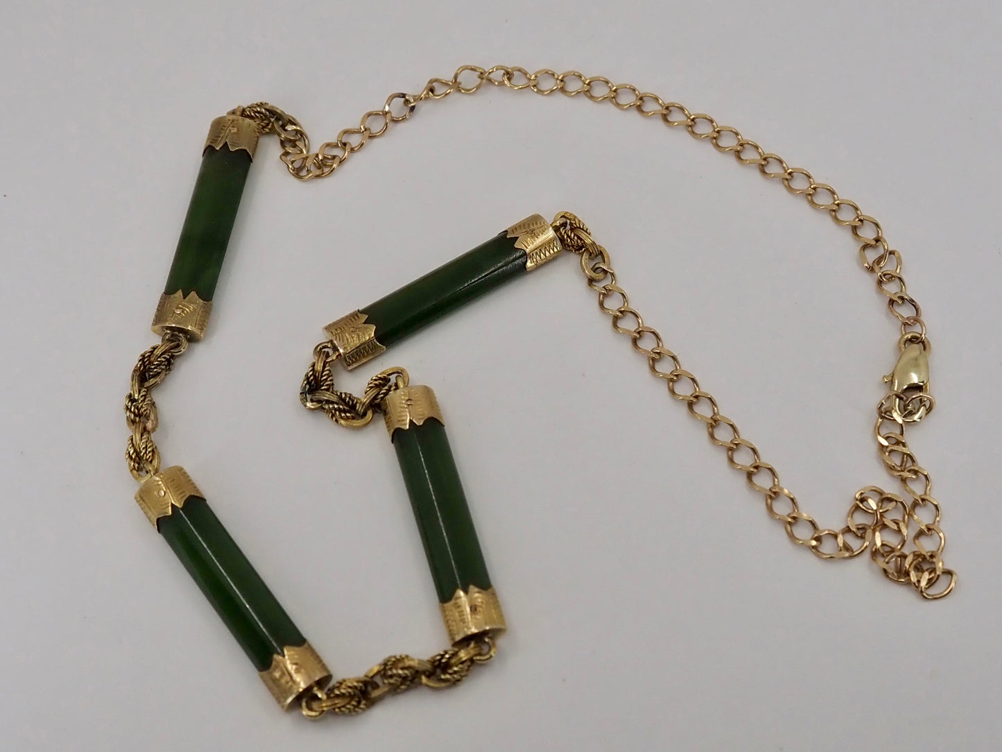 Vintage Nephrite Jade & 9ct Gold Necklace Hudsons Estate Jewellery