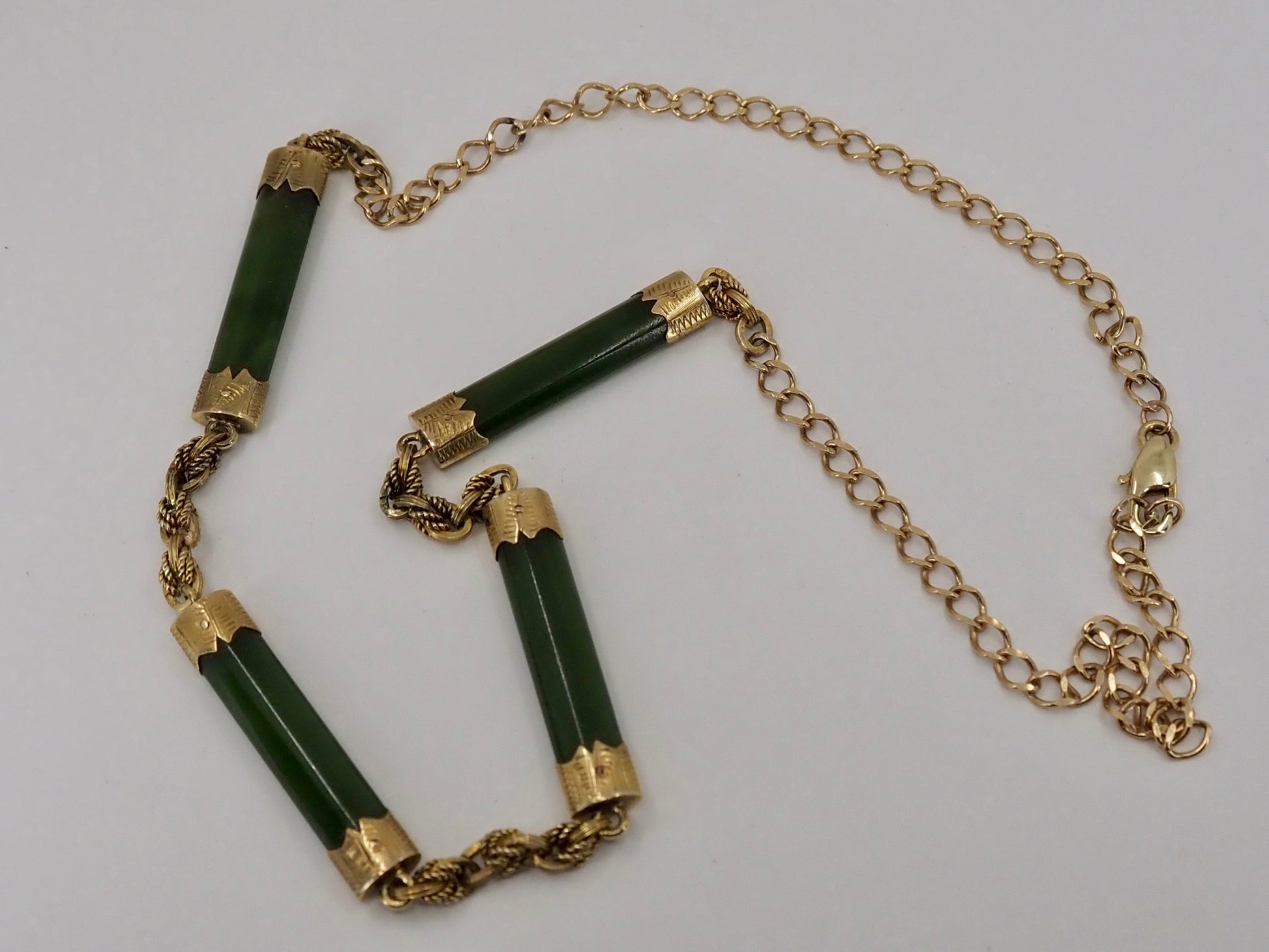 Vintage Nephrite Jade & 9ct Gold Necklace Hudsons Estate Jewellery