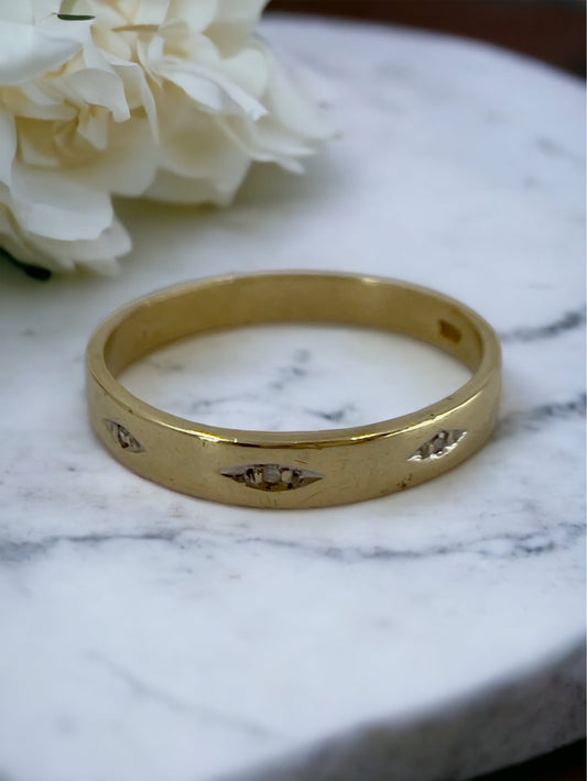 9ct 3 diamond band Hudsons Estate Jewellery